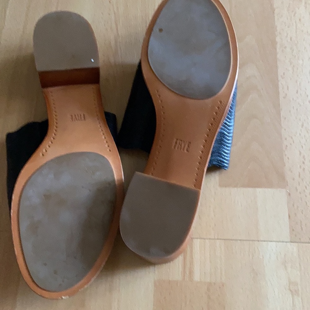 Frye NWOT - Picture 5 of 10
